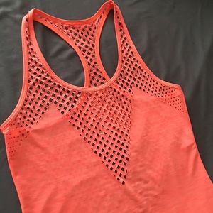 Lorna Jane active top with mesh detail!